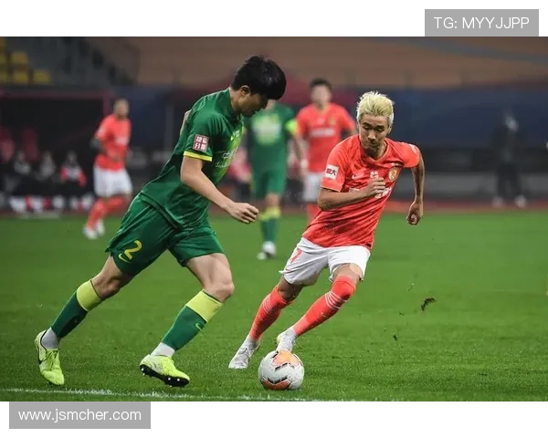 国安与恒大足球对决精彩纷呈谁能在这场巅峰之战中笑到最后