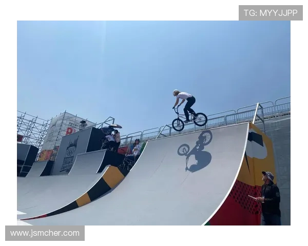 重庆滑板队在极限运动嘉年华中的精彩表现与实力分析